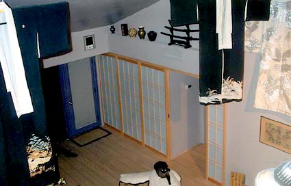 Below a photo taken with the shoji door open.